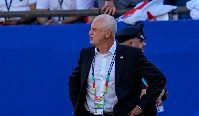 Técnico do Iraque mantém foco em vitória antes do desafio contra a França
