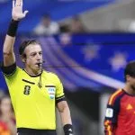 CLAUS ESTREIA NA COPA COM ARBITRAGEM TRANQUILA E VAR DEMORADO