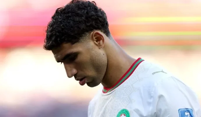 Hakimi é vaiado durante jogo da Copa do Mundo em meio a processo judicial Hakimi é vaiado durante jogo da Copa do Mundo em meio a processo judicial