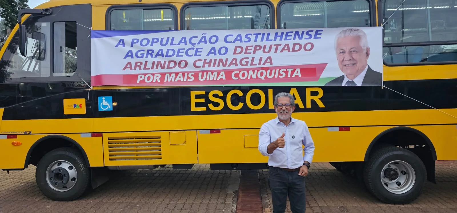 CASTILHO RECEBE 1º ÔNIBUS ESCOLAR COM AR-CONDICIONADO