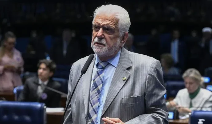 Jaques Wagner deixa liderança do governo no Senado em meio a investigações da PF