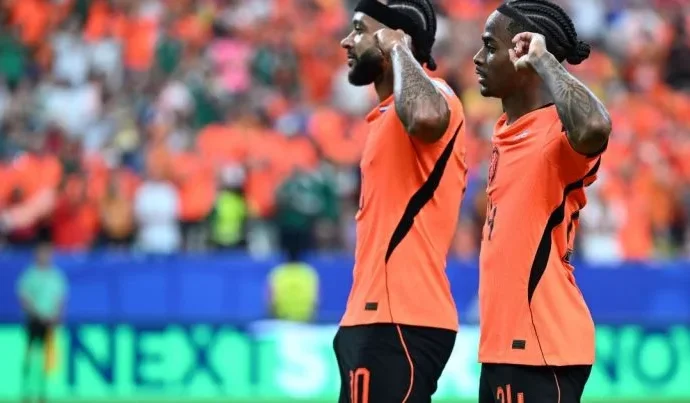 Holanda vence Suécia por 5 a 1 e Memphis Depay contribui com assistência