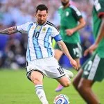 MESSI FALA SOBRE CHORO APÓS PRIMEIRO GOL: "PASSEI POR DIAS DIFÍCILES"