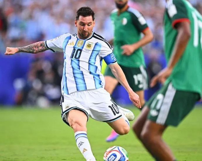 MESSI FALA SOBRE CHORO APÓS PRIMEIRO GOL: "PASSEI POR DIAS DIFÍCILES" MESSI FALA SOBRE CHORO APÓS PRIMEIRO GOL: "PASSEI POR DIAS DIFÍCILES"