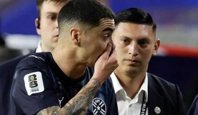 Jogador paraguaio é o primeiro expulso por nova regra da Fifa na Copa do Mundo