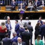 Cenário Político em Brasília: Banco Master e Pautas-Bomba em Foco