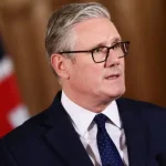 Keir Starmer renuncia ao cargo de primeiro-ministro do Reino Unido