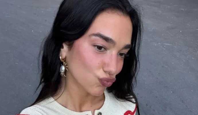 Dua Lipa compartilha momentos íntimos da lua de mel na Itália Dua Lipa compartilha momentos íntimos da lua de mel na Itália