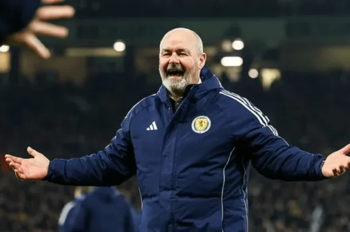 Steve Clarke anuncia saída da seleção escocesa após eliminação na Copa do Mundo Steve Clarke anuncia saída da seleção escocesa após eliminação na Copa do Mundo