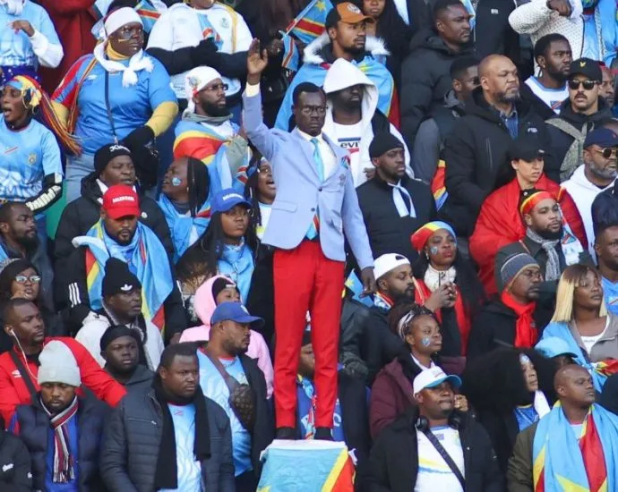 CONHEÇA LUMUMBA VEA, O TORCEDOR SIMBÓLICO DA RD CONGO NA COPA CONHEÇA LUMUMBA VEA, O TORCEDOR SIMBÓLICO DA RD CONGO NA COPA