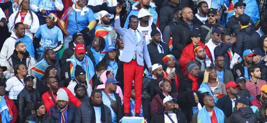 CONHEÇA LUMUMBA VEA, O TORCEDOR SIMBÓLICO DA RD CONGO NA COPA CONHEÇA LUMUMBA VEA, O TORCEDOR SIMBÓLICO DA RD CONGO NA COPA