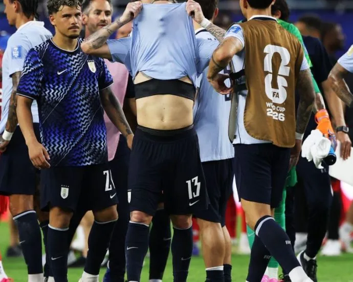 URUGUAI: IMPRENSA CRITICA SELEÇÃO 'À BEIRA DO ABISMO' APÓS EMPATE
