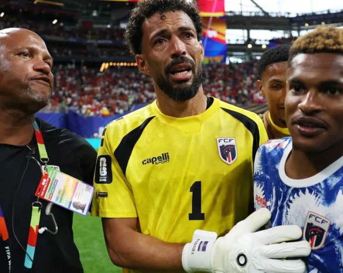 CRAQUE DO JOGO, GOLEIRO VOZINHA GARANTE EMPATE HISTÓRICO COM A ESPANHA