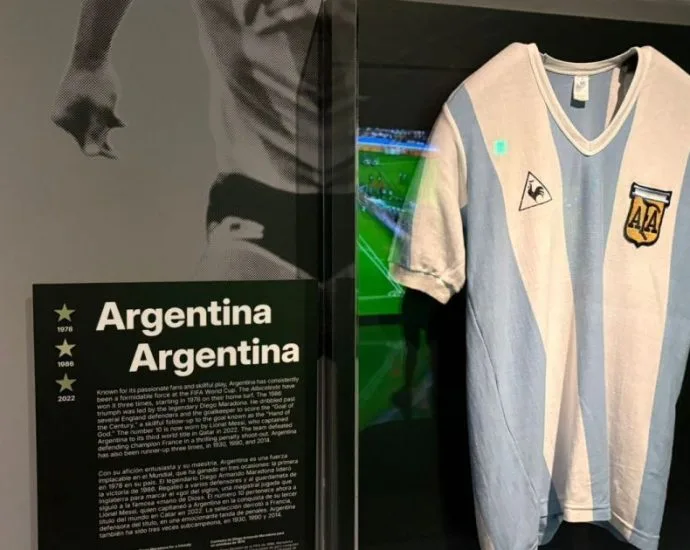 MUSEU DA FIFA EM MIAMI TEM ERRO SOBRE TRAJETÓRIA DE MARADONA