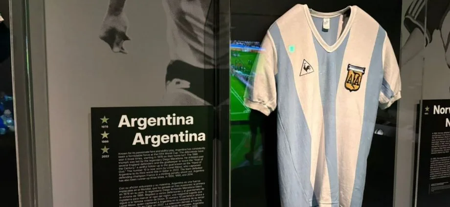 MUSEU DA FIFA EM MIAMI TEM ERRO SOBRE TRAJETÓRIA DE MARADONA