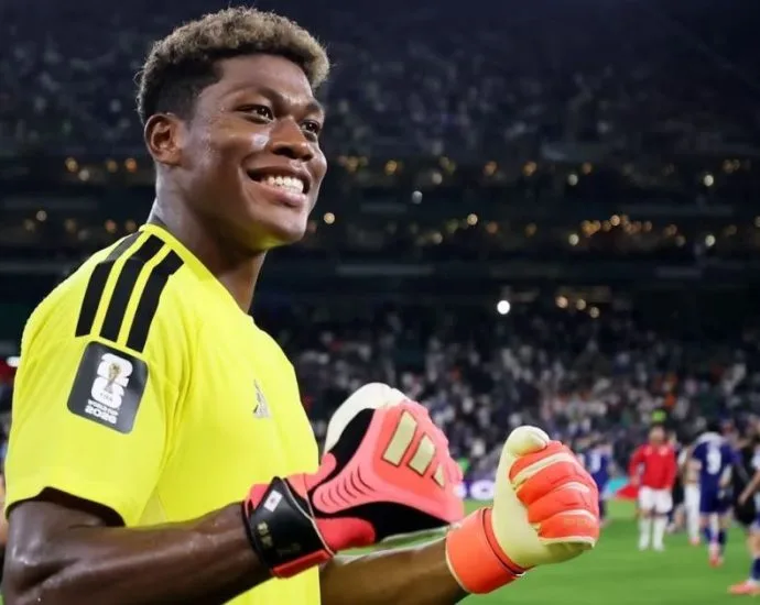 CONHEÇA ZION SUZUKI, O GOLEIRO QUE DESAFIA O BRASIL NA COPA DO MUNDO