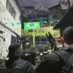 Polícia Civil realiza operação contra o Comando Vermelho no Morro Dona Marta, gerando tiroteio na zona Sul do Rio