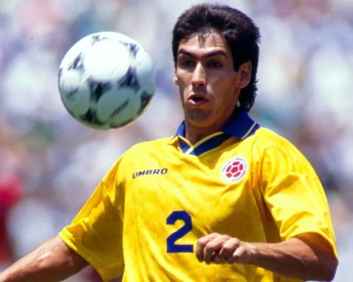 COLÔMBIA RETORNA À COPA APÓS 32 ANOS DE TRAGÉDIA COM ZAGUEIRO