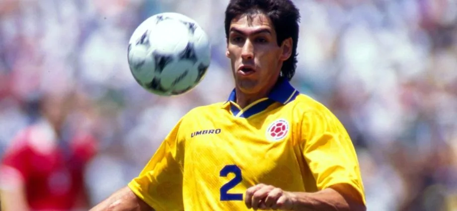 COLÔMBIA RETORNA À COPA APÓS 32 ANOS DE TRAGÉDIA COM ZAGUEIRO
