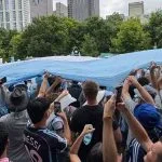 ARGENTINOS TRANSFORMAM DALLAS NO OBELISCO COM CANÇÕES E CHORIPÁN