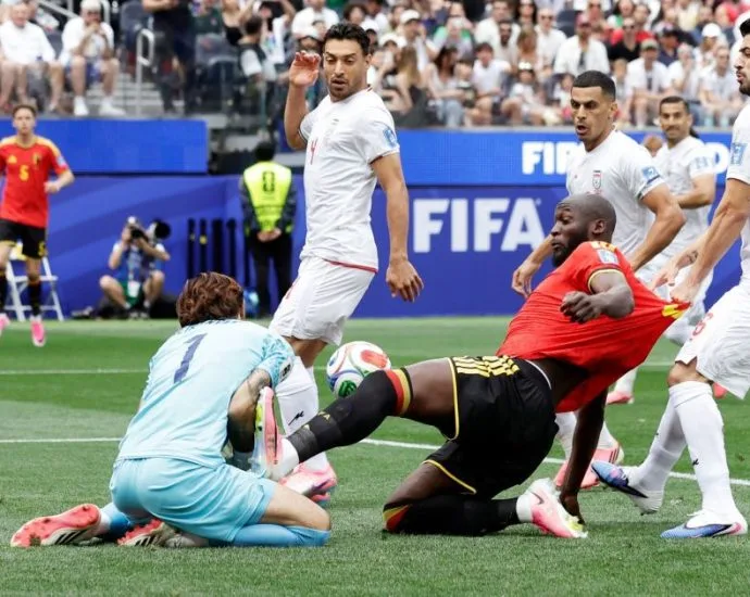 BÉLGICA EMPATA COM IRÃ E PERDE OPORTUNIDADE NA COPA DO MUNDO