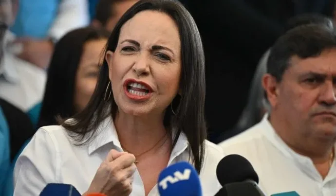 Maria Corina Machado pretende retornar à Venezuela após terremotos devastadores