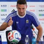 SCALONI COMPLETA 100 JOGOS NO COMANDO DA ARGENTINA CONTRA CABO VERDE