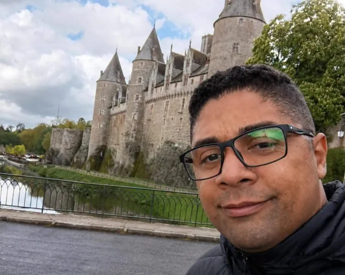 CORPO DE CASTILHENSE THIAGO CHEGA PARA SER VELADO EM CASTILHO