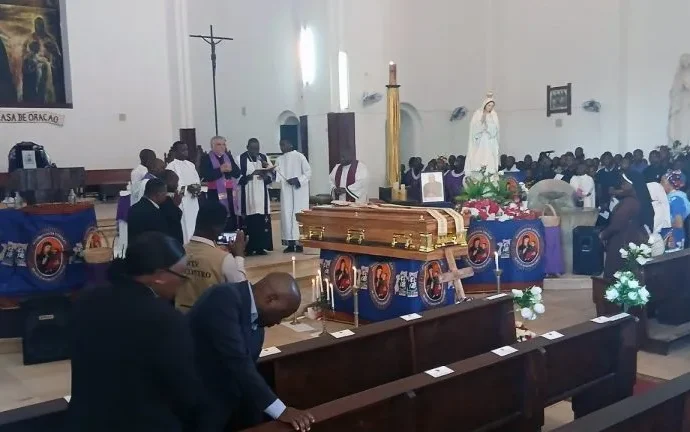 Nampula se despede de Dom Osório Citora Afonso em cerimônia emocionante