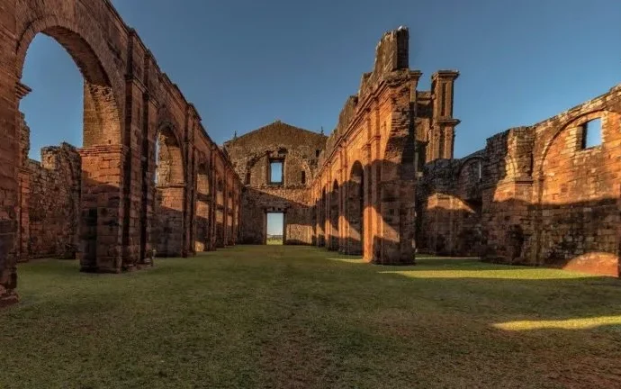 O Papel dos Guarani nas Missões Jesuítas: Uma Construção Cultural Conjunta