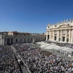 Testemunhos de Fraternidade e Coragem Marcam Audiência Geral com o Papa