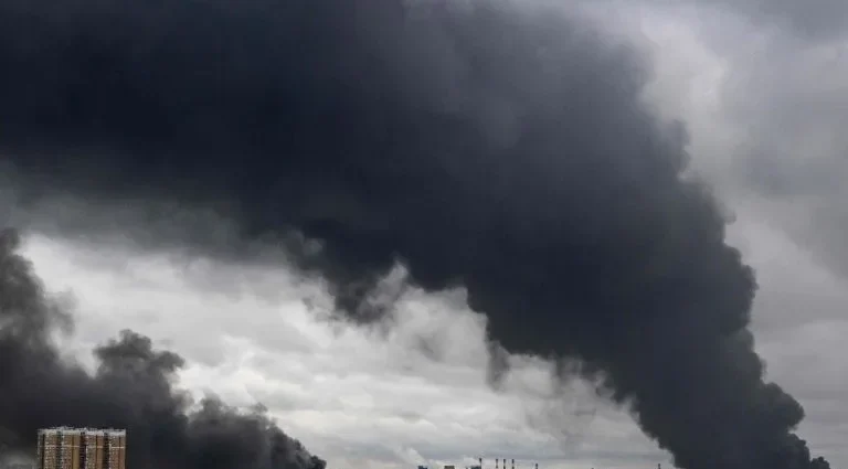 Conflito entre Rússia e Ucrânia se intensifica com ataque aéreo em Moscou e avanço na adesão da Ucrânia à UE