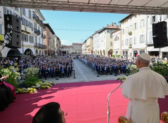 Papa destaca a importância da fé e da caridade em Pavia