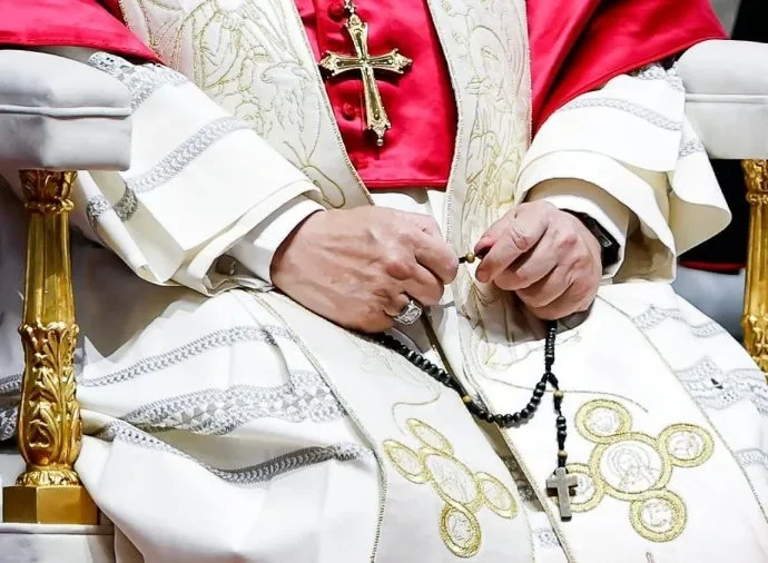 Papa Francisco reza pelas vítimas de acidente com ônibus no Ceará