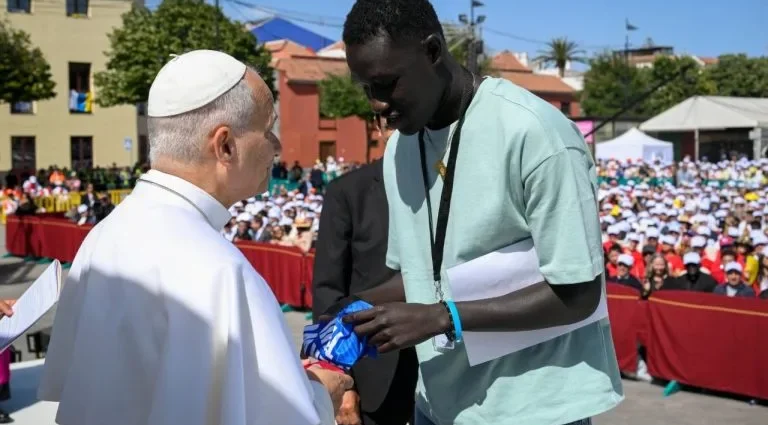 Papa Francisco destaca a importância da integração de migrantes em discurso em Tenerife