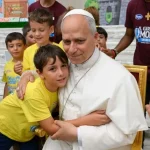 Papa Leão XIV alerta crianças sobre dependência tecnológica durante Colônia de Férias no Vaticano
