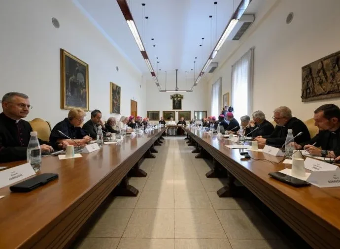 Início do Sínodo: Diálogo entre o Papa e Líderes Continentais