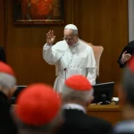 Consistório do Papa reúne cardeais para discussões sobre a Igreja e o mundo
