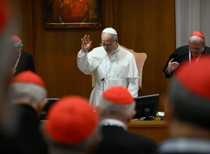 Consistório do Papa reúne cardeais para discussões sobre a Igreja e o mundo