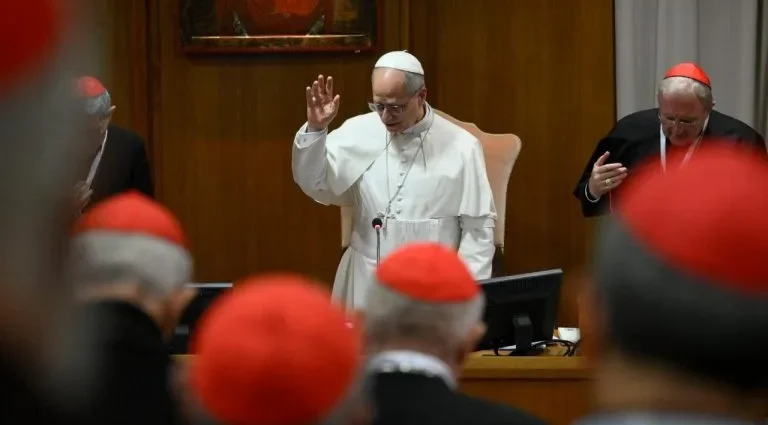 Consistório do Papa reúne cardeais para discussões sobre a Igreja e o mundo