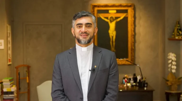PUC-Rio registra avanço significativo nas finanças sob liderança do Padre Anderson