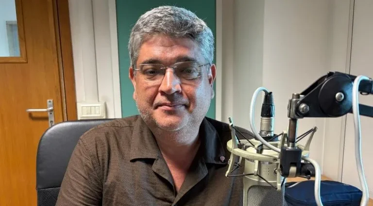 Olav Schrader Marca Presença em Encontro Literário em Montenegro