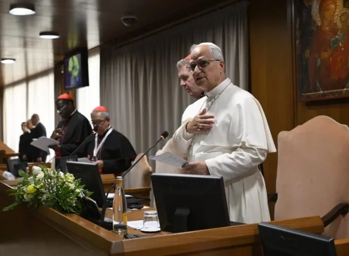 Papa encerra Consistório com apelo à paz em meio à polarização