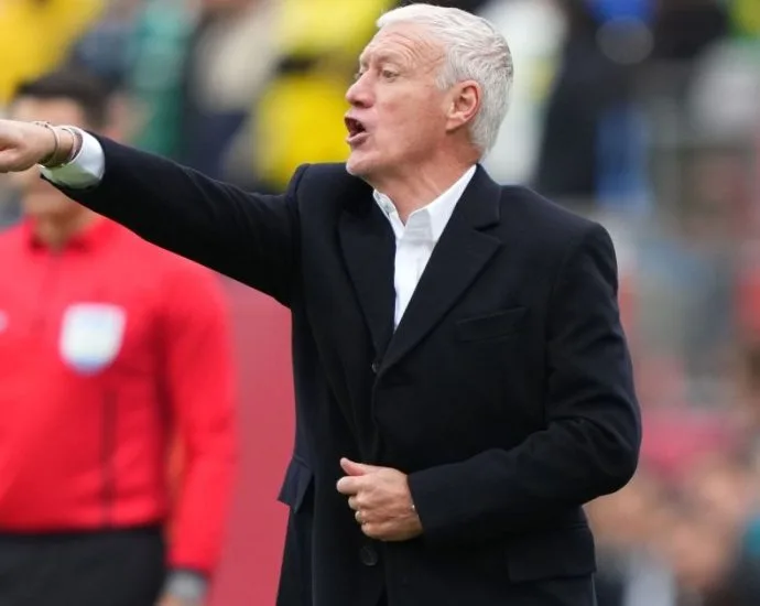 DESCHAMPS DESFALCA FRANÇA NA COPA DO MUNDO APÓS A MORTE DA MÃE