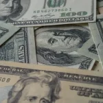 Acordo em Ormuz gera alívio nos mercados, mas especialistas alertam sobre riscos