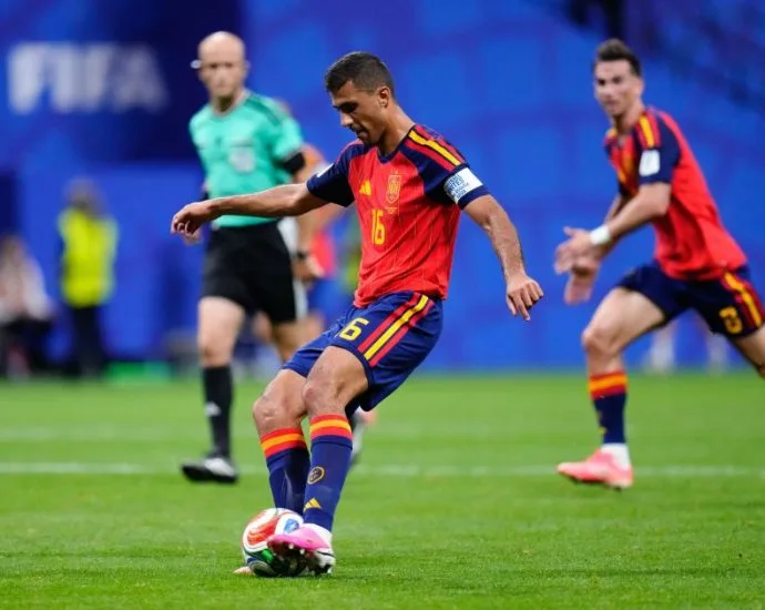 ESPANHA BUSCA REAÇÃO CONTRA ARÁBIA SAUDITA APÓS EMPATE SURPREENDENTE