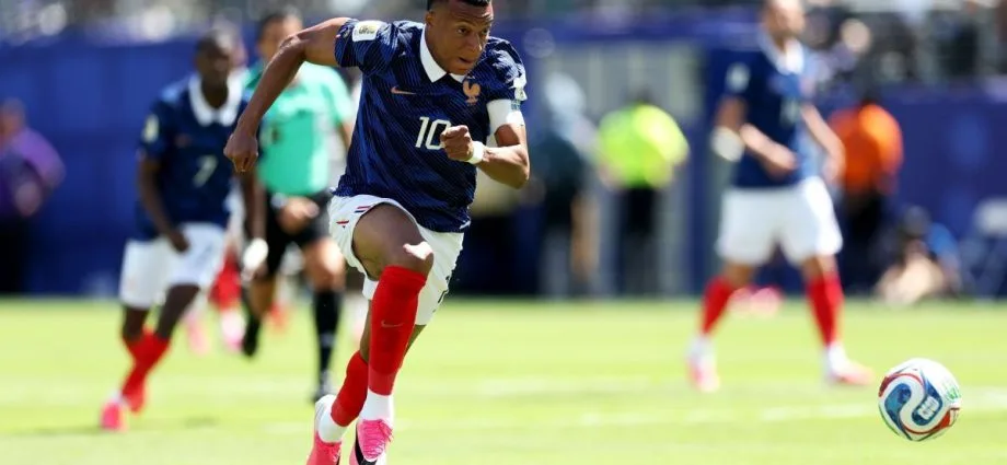 MBAPPÉ SUPERA PELÉ E IGUALA MESSI NA ARTILHARIA HISTÓRICA DA COPA DO MUNDO MBAPPÉ SUPERA PELÉ E IGUALA MESSI NA ARTILHARIA HISTÓRICA DA COPA DO MUNDO