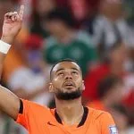 GAKPO SE EMOCIONA AO MARCAR GOL NA COPA DO MUNDO APÓS PERDA