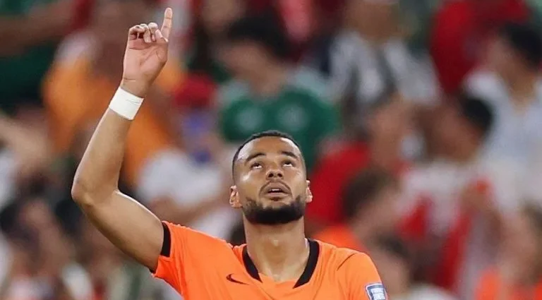 Emoção de Gakpo e Reação da Namorada Marcam Jogo entre Holanda e Marrocos