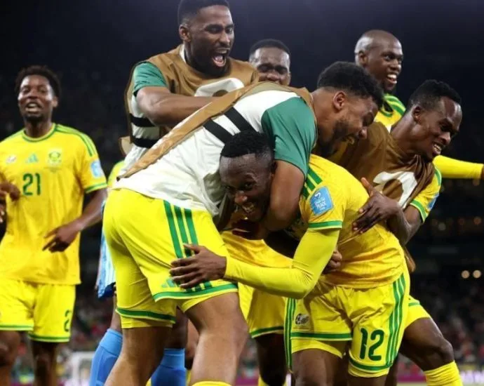 ÁFRICA DO SUL VENCE COREA DO SUL E AVANÇA AO MATA-MATA DA COPA ÁFRICA DO SUL VENCE COREA DO SUL E AVANÇA AO MATA-MATA DA COPA